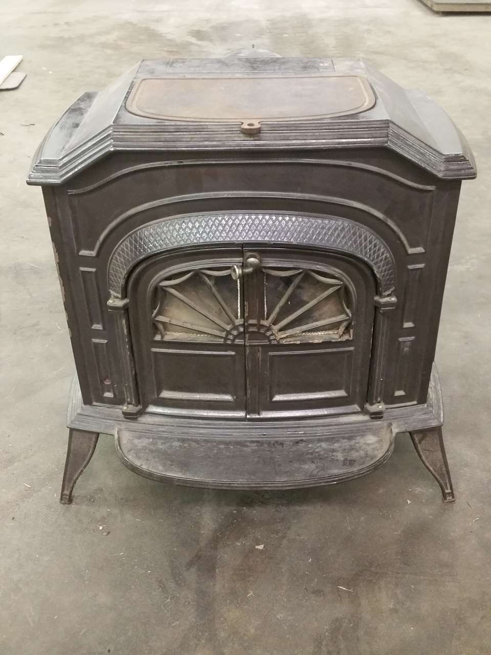 Auction Lot Vermont Castings Resolute Wood Stove | MarketPlace | CrossBid  LLC