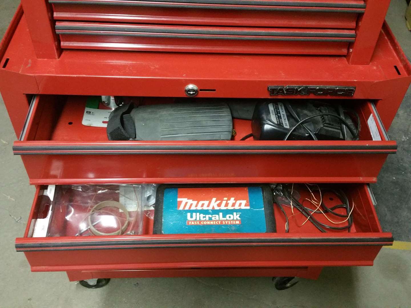 Auction Lot Task Force Rolling Tool Box W Misc Tools